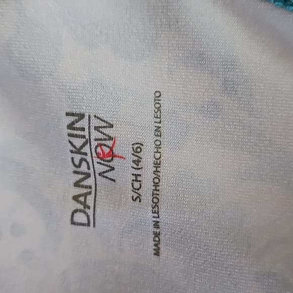 Danskin exercise top. - Picture 2 of 6